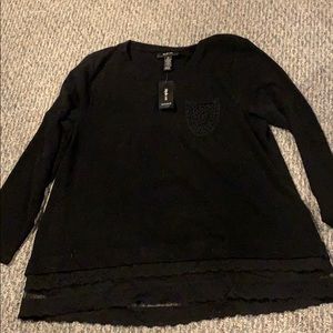 Women’s blck shirt